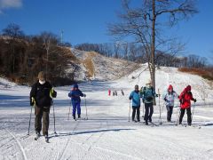 「芽室歩くスキーの会」の初心者講習に記者が参加　雪山登り汗流す達成感