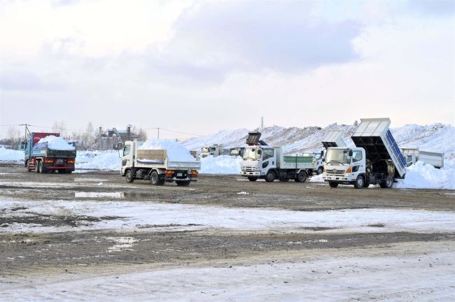 【写真】バス路線と通学路重点に　市道除雪、補正予算３億円