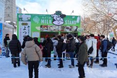十勝産牛乳などを販売しているブース