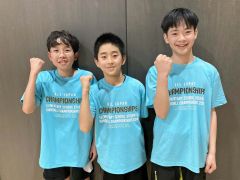 男子の小学生カテゴリー年間優秀選手に選ばれた選手たち（提供）