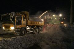 市道や国道で排雪始まる 6