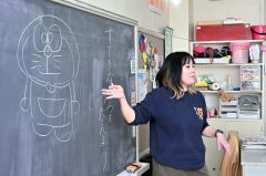 雪山の中　４日ぶり登校　帯広の小中学校、午前授業で再開 6