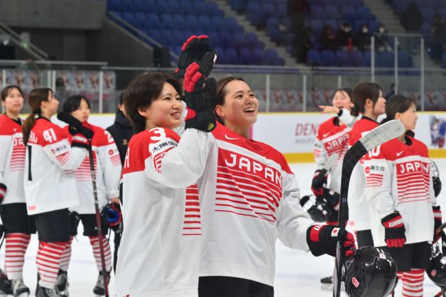 志賀姉妹（帯広出身）活躍のスマイルジャパン、日本勢第１号の五輪出場決める　女子アイスホッケー