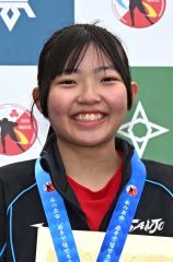奥秋（帯三条高）女子５００優勝、辻本（専大―白樺学園高出）男子５００で２位　スピードスケート世界ジュニア初日