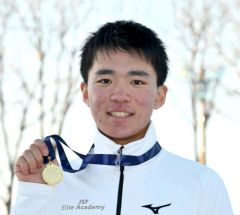 新海ら男子団体追い抜き日本Ｖ、スケート世界ジュニア最終日
