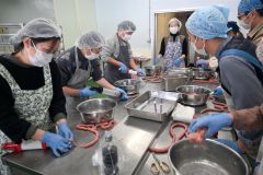 十勝和牛の消費拡大へ　全共に向けソーセージ作り初開催　帯広物産協会
