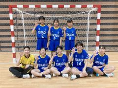 ２連覇を果たした駒場中拠点校部活動女子（チーム提供）