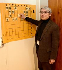 「盤と駒で対局するのが将棋の醍醐味」と石川さん