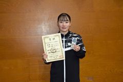 個人戦女子シングルス優勝の杉野芙夏