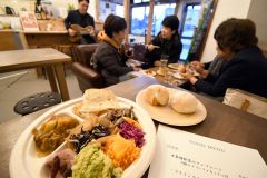 スタジオ兼カフェで音楽と料理満喫　幕別