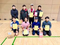 一般男子は飯嶋・小原組、同女子は高橋・柴田組Ｖ　ソフトテニス全十勝室内選手権大会一般