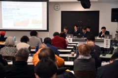 帯広経済センタービルで行われた文献調査報告会
