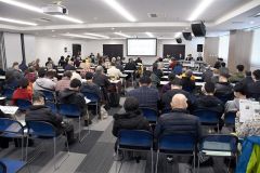 帯広経済センタービルで行われた文献調査報告会