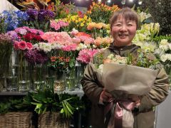 花と共に笑顔届ける　お花屋さんの仕事～こどもしんぶん・先生が記者