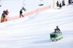 １００人超が冬遊び満喫　ナウマン全道そり大会１６
