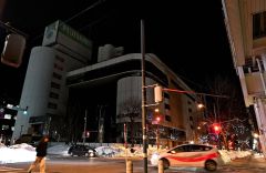 昼夜問わず人が閑散とする中心街（塩原真撮影）