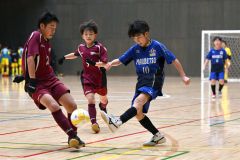 フェニックストーナメントＡ１回戦・Ｓｐｏ－ＲＥ幕別札婦負ＦＣ　ＢＬＵＥ―開西つつじが丘ＪｒＦＣ（金野和彦撮影）
