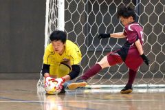フェニックストーナメントＡ１回戦・Ｓｐｏ－ＲＥ幕別札婦負ＦＣ　ＢＬＵＥ―開西つつじが丘ＪｒＦＣ（金野和彦撮影）