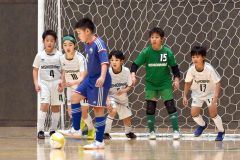 フェニックストーナメントＢ１回戦・西帯広大空ＦＣｖｓＦＣ中標津（金野和彦撮影）