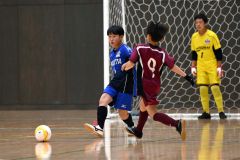 フェニックストーナメントＡ１回戦・Ｓｐｏ－ＲＥ幕別札内ＦＣ　ＢＬＵＥ―開西つつじが丘ＪｒＦＣ（金野和彦撮影）
