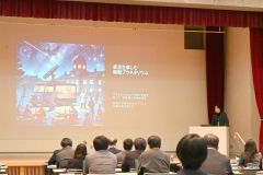 ビジネスアイデアを発表する町外の参加学生