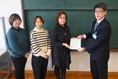 ウイッグなどの助成金制度要望書を市に提出　女性がん患者の集い