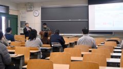 デイワークについて解説するとかちアグリワークの職員ら