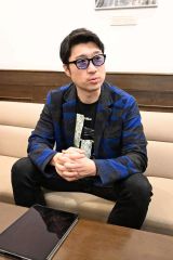 インタビューに答える竹森さん