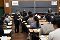 350人が希望の春に挑む 帯広畜産大で入試始まる 2