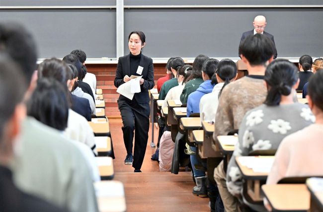 ３５０人が希望の春に挑む　帯広畜産大で入試始まる