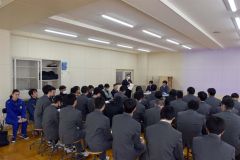 電気業を高校生にアピール、初の意見交換会　十勝電気工事業協同組合青年部と帯広工業高 3