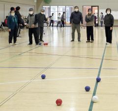 9歳から80代まで町内80人が参加した