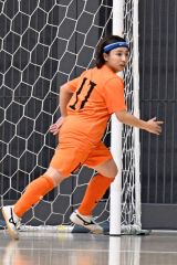 【１回戦・Ｓ．Ｌダスペード―ＳＷＨレディース西宮】ゴール前のカバーに走るＳ．Ｌダスペードの（１１）大谷未咲（帯北高出）