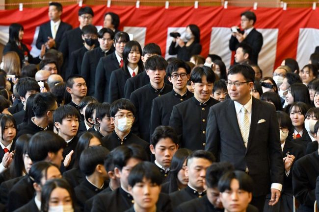 希望を胸に２４１５人が巣立ち　十勝管内高校で卒業式