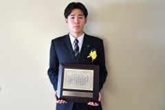 ２０２４年度日本学生野球協会の高校表彰選手に選ばれた白樺学園の藤原悠楽