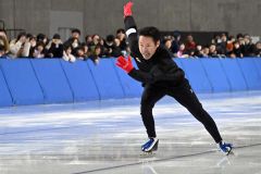 一般の部に出場して滑走するＪＡＧＡのＤＪ栗谷昌宏さん