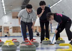 味方に声を掛け合う帯畜大の選手