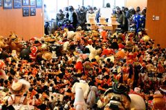 音更神社で人形供養　人形数千体 4