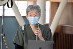「認知症ケアのポイント」を講演した角熊医師