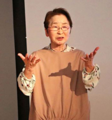 講話する佐藤さん