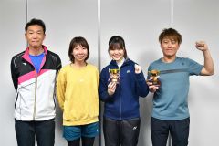 （右から）優勝した山口智章・側小凛組、準優勝の石山絵梨・石塚式美組