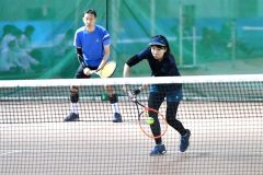 粘り強く戦い、準優勝を遂げた石塚式美（奥、芽室協会）・石山絵梨（他力本願）組