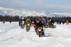 帯広スノーライディング、雪上でバイク４３台が熱走　３時間耐久レース楽しむ 14