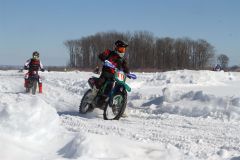 帯広スノーライディング、雪上でバイク４３台が熱走　３時間耐久レース楽しむ 7