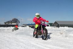 帯広スノーライディング、雪上でバイク４３台が熱走　３時間耐久レース楽しむ 8