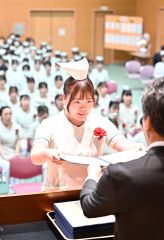 地域医療支える決意胸に　帯高看で卒業式 14