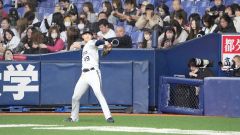 【オリックス―楽天】試合前にキャッチボールをするオリックスの片山楽生（京セラドーム、大賀章好撮影）