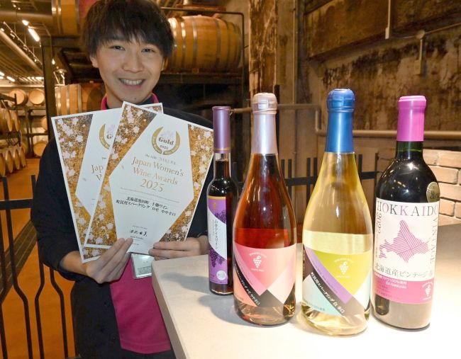 ワインサクラアワードで池田「町民用スパークリング」と芽室「よろこぶ」がゴールド受賞