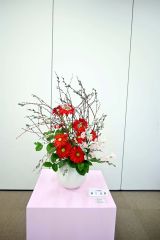 生け花で春の気配を 日本華道院十勝支部 9日まで帯広図書館 2