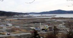 震災後の２０１３年１２月の岩手県大槌町の様子（同組提供）